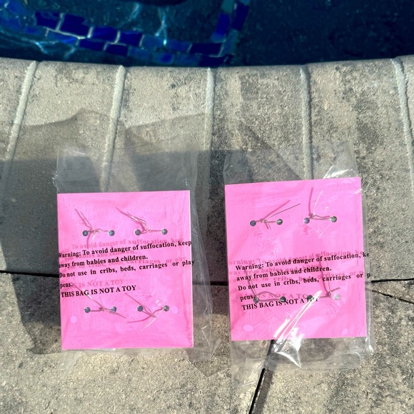 Lilly Pulitzer Towel Clips Chair Clips Pool Beach Cruise NWT 🆕 2x Set - Picture 5 of 5